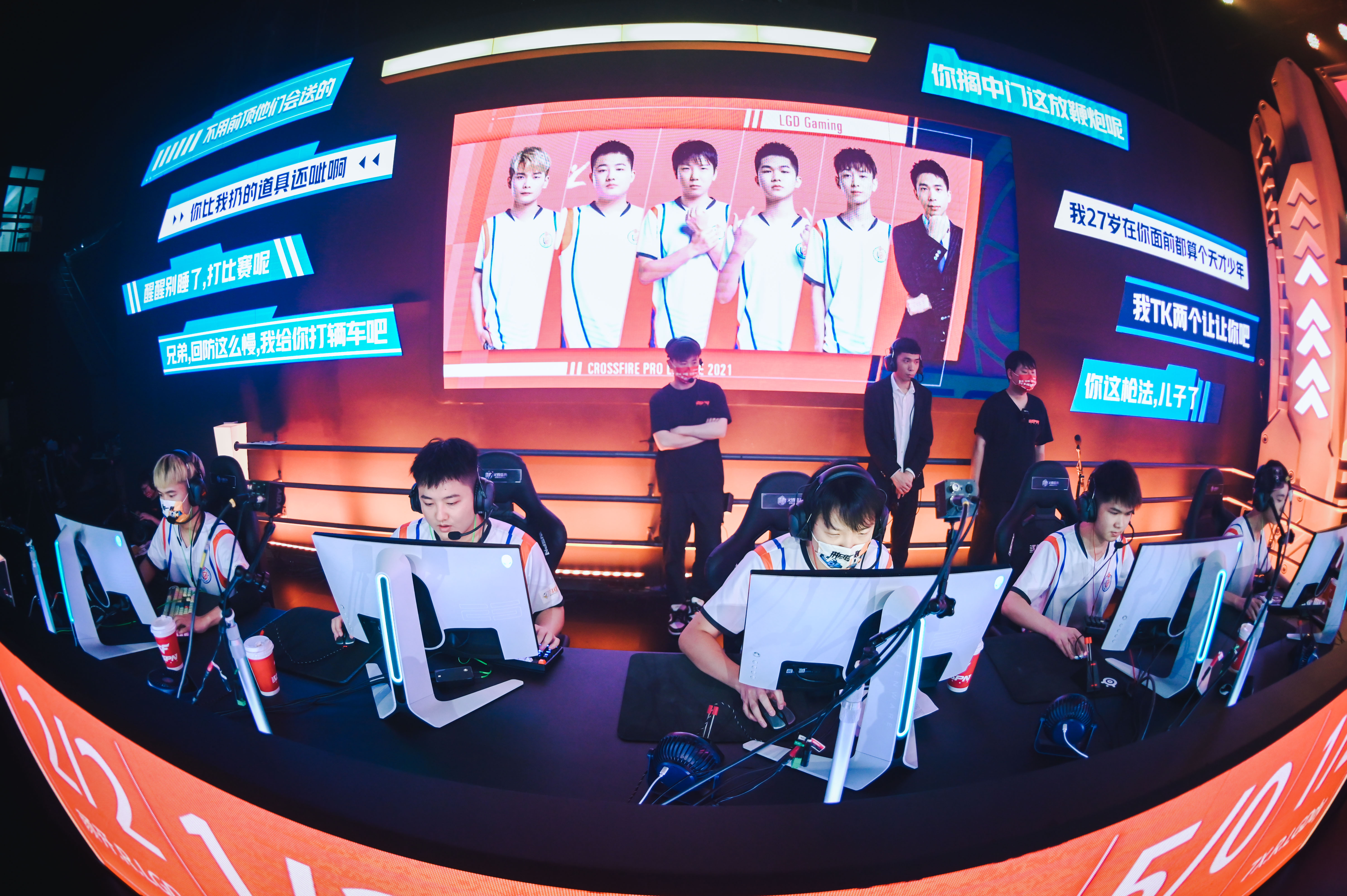 CLG横扫FNC，Elk操刀奇招英雄翻盘宿命之战全球总决赛，强势挺进下一轮